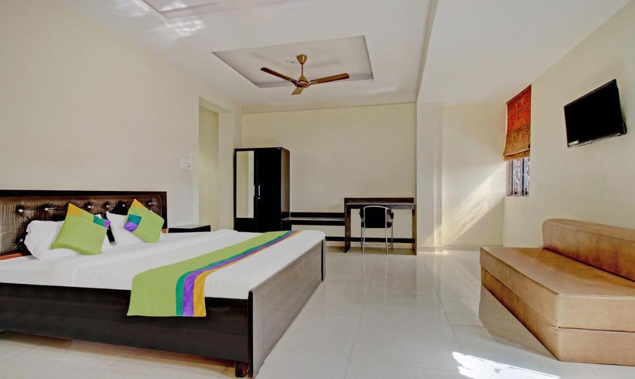 Treebo Trend Wedding Bells Kanpur Hotel Exterior photo