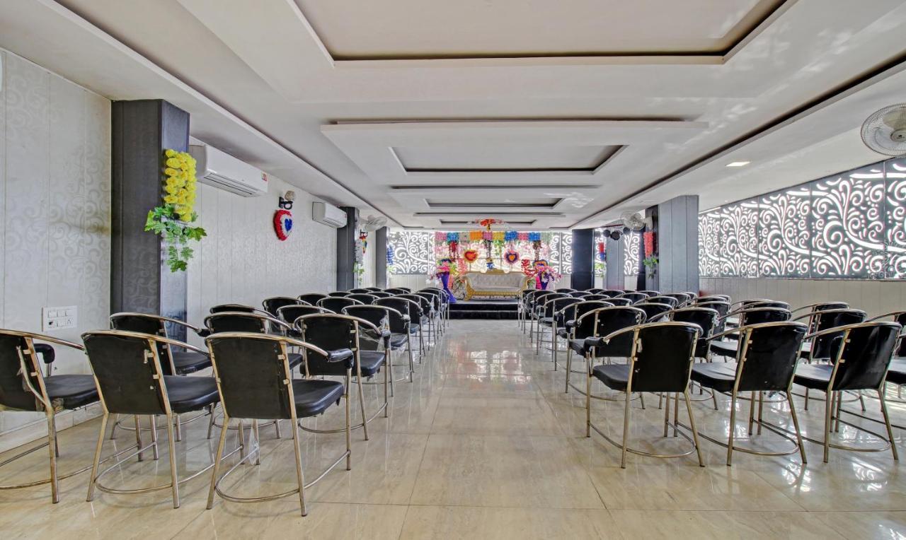 Treebo Trend Wedding Bells Kanpur Hotel Exterior photo