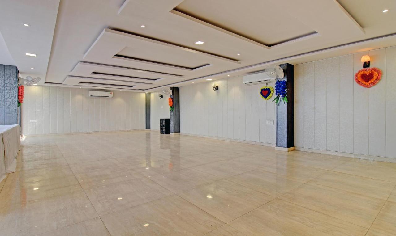 Treebo Trend Wedding Bells Kanpur Hotel Exterior photo