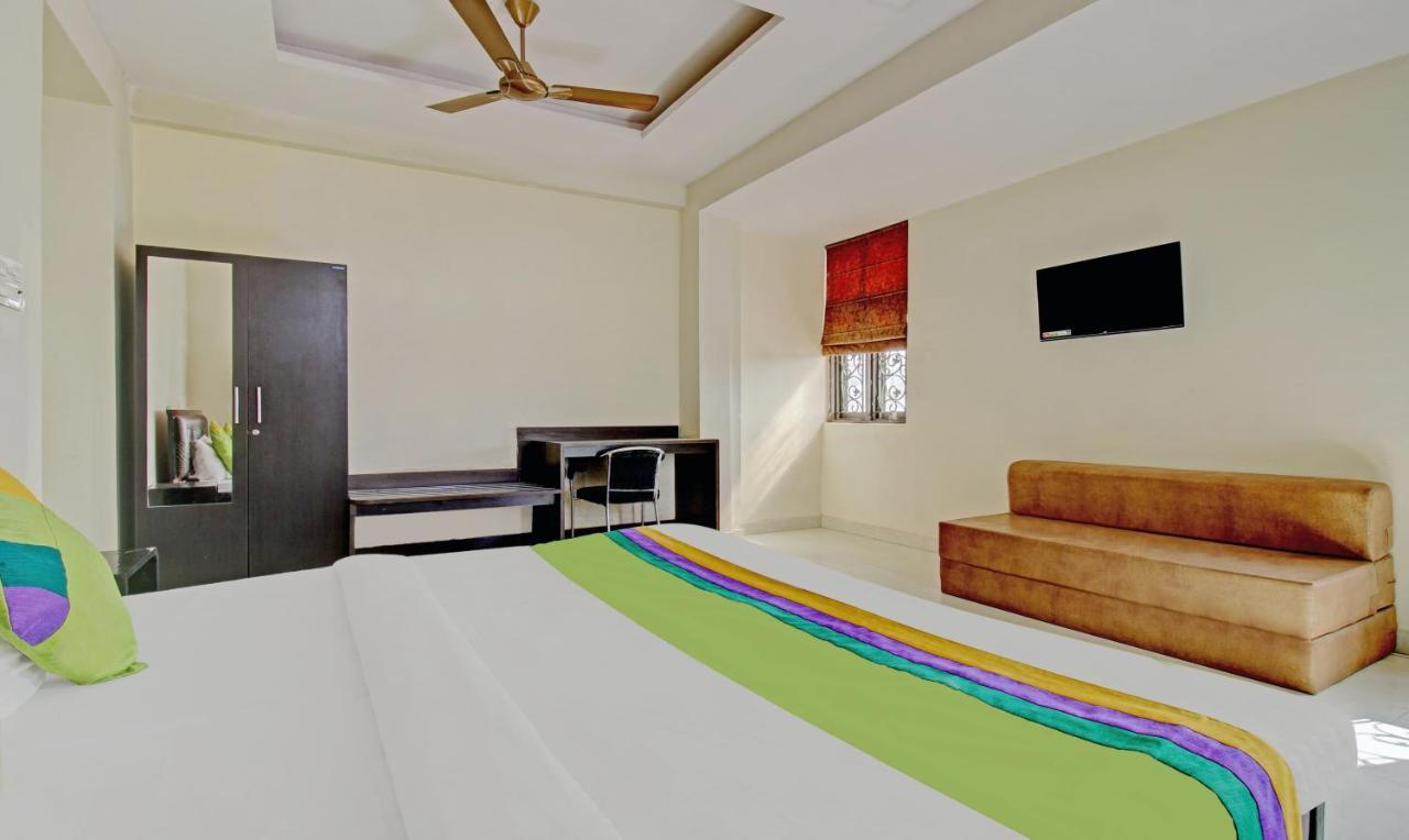 Treebo Trend Wedding Bells Kanpur Hotel Exterior photo